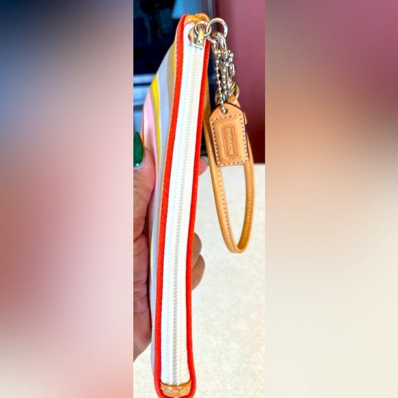 COACH Multicolored Hamptons Wristlet, EUC - Picture 5 of 9